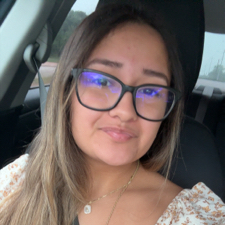 Julieanna V - Texas State Babysitter