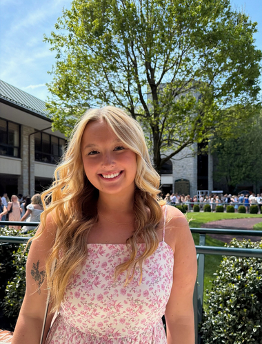 Gracie H - UK Babysitter