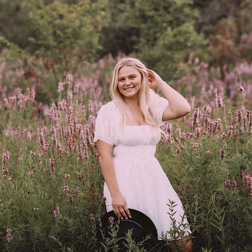 Hannah T – UW-Stevens Point Student Seeking Nanny Jobs