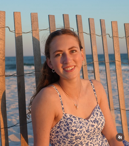 Loren L - UWF Babysitter