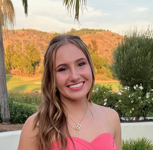 Isabella D - Texas State Babysitter