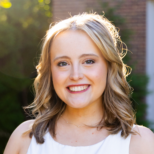 Olivia P – Belmont Student Seeking Babysitting Jobs