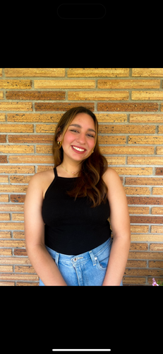 Makayla R - UH-Victoria Babysitter