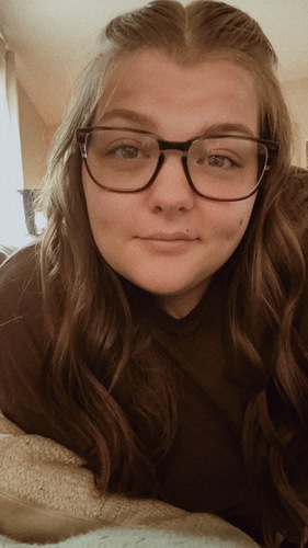 Deziree C - Hibbing Community College  Babysitter