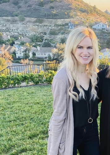 Cryssa R - Samford Babysitter