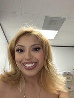 Angela L – UH-Downtown Student Seeking Nanny Jobs