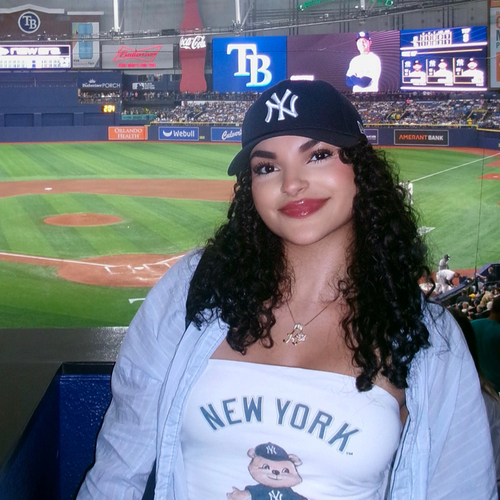 Keanna S - Valencia Babysitter