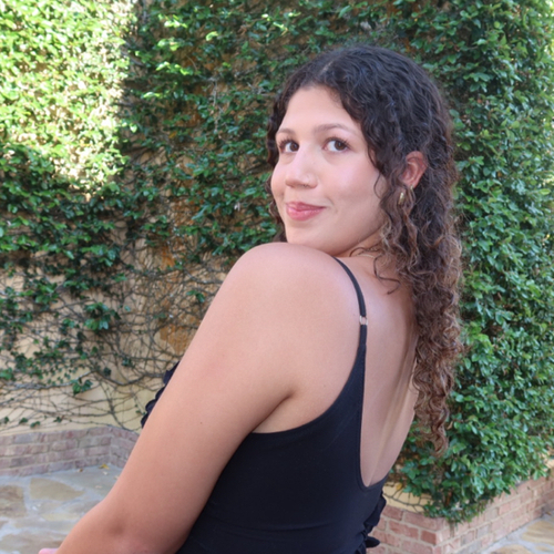Mía L - Cortiva Institute-Florida Babysitter