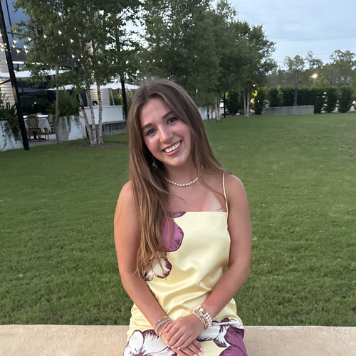 Bailee D - Mississippi State Babysitter