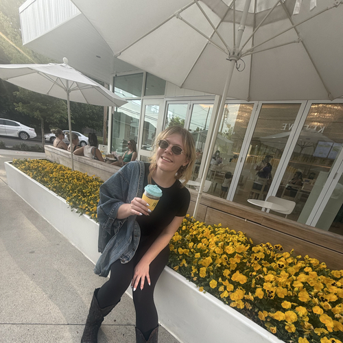 Emma M - Belmont Babysitter