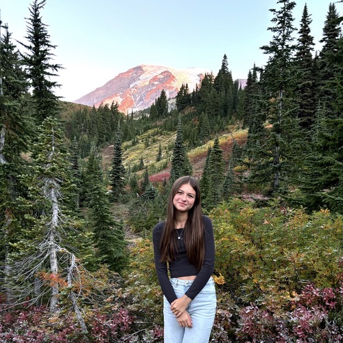 Layla A - Western Washington Babysitter