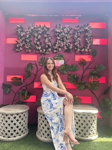 Makalah T - Paris Junior College  Babysitter