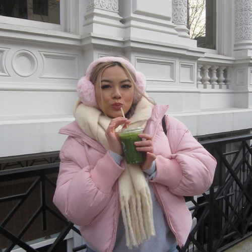 Venus N - UH Babysitter
