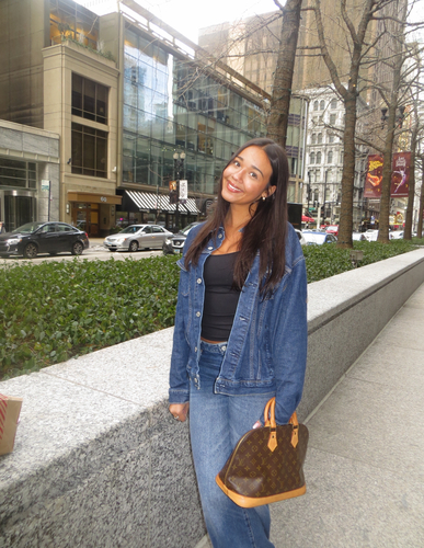 Alandra B - Waubonsee Community College  Babysitter