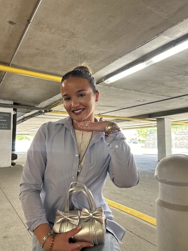 Kalei S - Aveda Institute-Chicago Babysitter