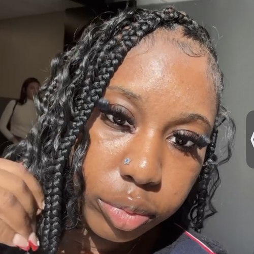 Dayana L - UCC Babysitter