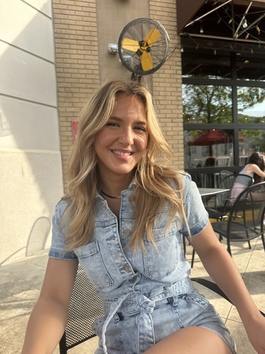 Anna M - Belmont Babysitter