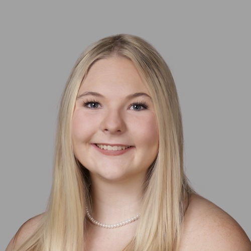 Abby L – Stetson Student Seeking Babysitting Jobs