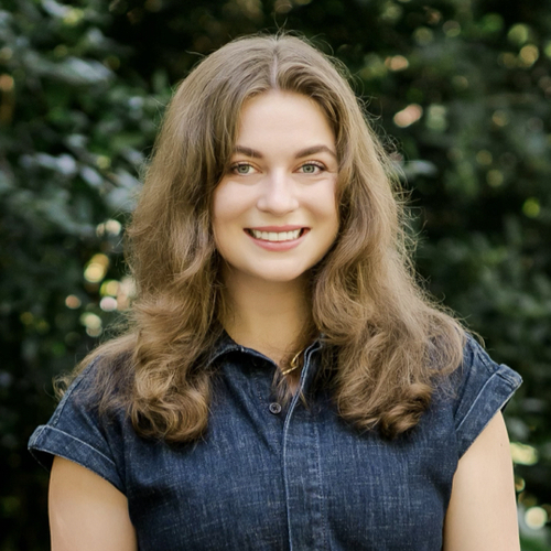 Frances C – UVA Student Seeking Babysitting Jobs