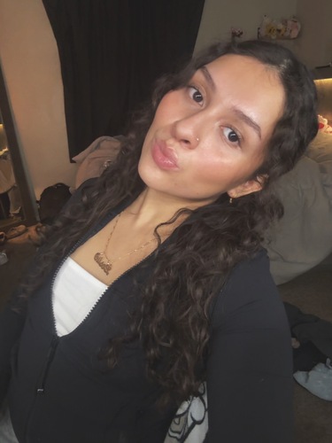 Leslie Z - Central Community College  Babysitter