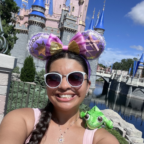Dessa D - SFSU  Babysitter