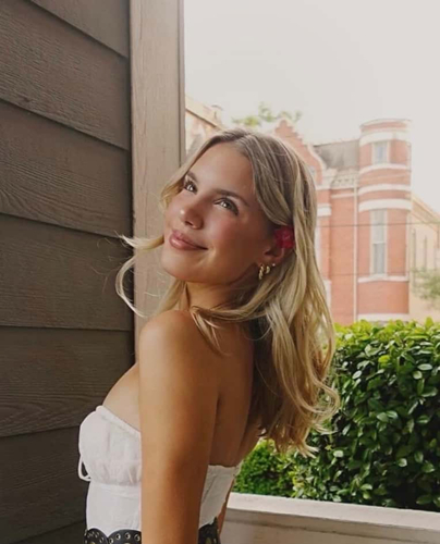 Ashley E – Miami Dade Student Seeking Babysitting Jobs