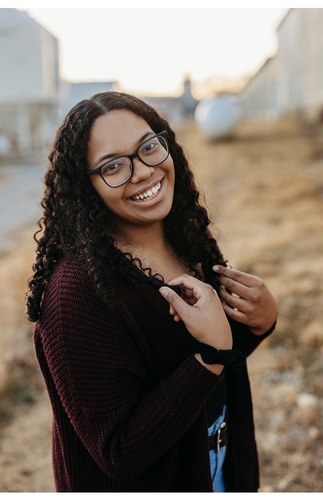 Deshia L - GCU Babysitter