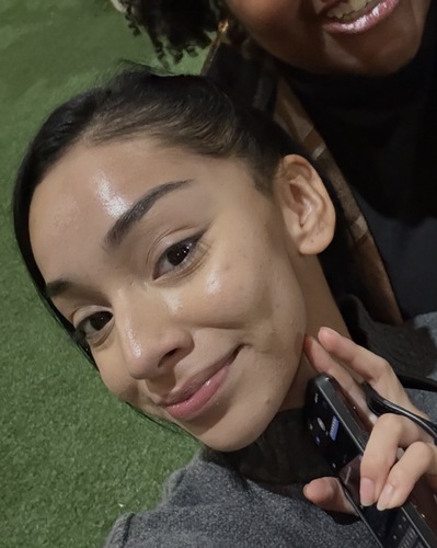 Jazlyn R - Rivier Babysitter