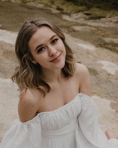 Emma V - Imagine-Paul Mitchell Partner School Babysitter