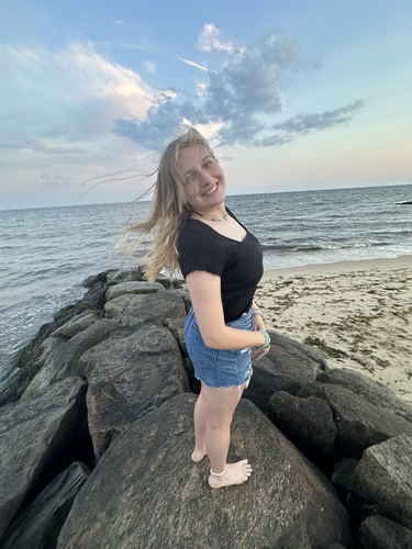 Dina E - URI Babysitter