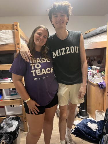 Nevaeh E - UNI Babysitter