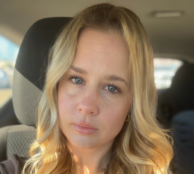 Rebecca V - COM Babysitter