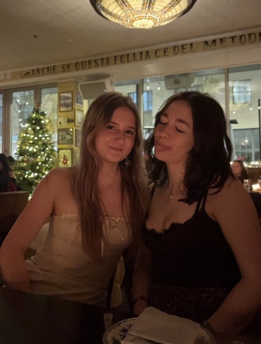 Liv P - New York Babysitter