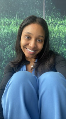 Laysia B - UAB Babysitter