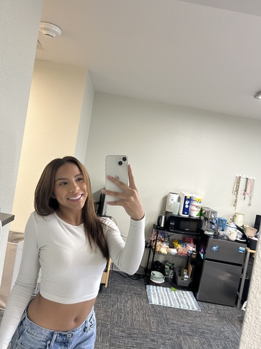 Leilani L - Pierce College Babysitter