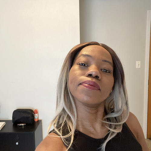 Shenellie B – CUNY BMCC Student Seeking Babysitting Jobs