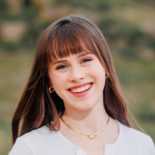 Naomi D - Belmont Babysitter