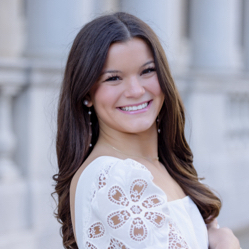 Ellie W - Auburn Babysitter
