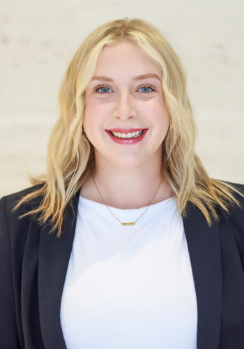 Emily J - CSU Babysitter