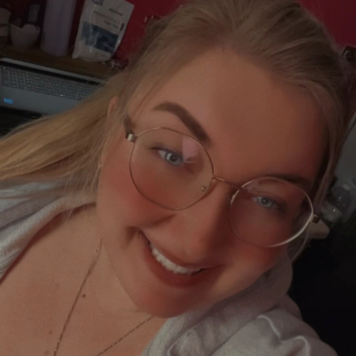 Hasmira O - University of Phoenix-Illinois Babysitter