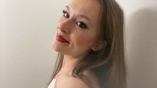 Chloe H - CWU Babysitter