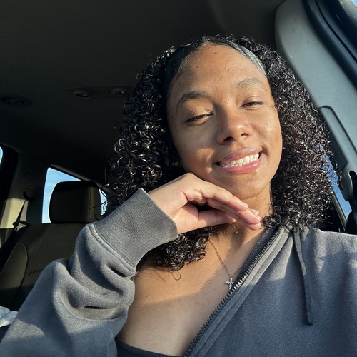 Vanessa F - Midwest Technical Institute-East Peoria Babysitter