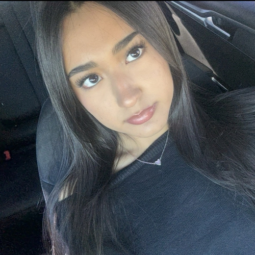 Daniela L - Undefined Babysitter