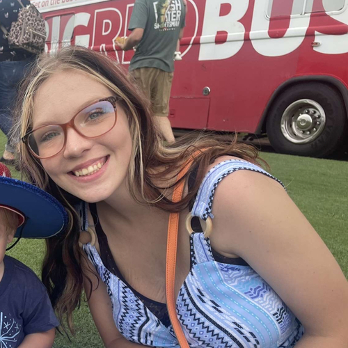 Katie R - Artistic Nails and Beauty Academy-Lakeland Babysitter