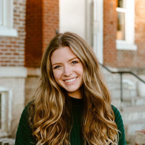 Ashley M – Belmont Student Seeking Babysitting Jobs