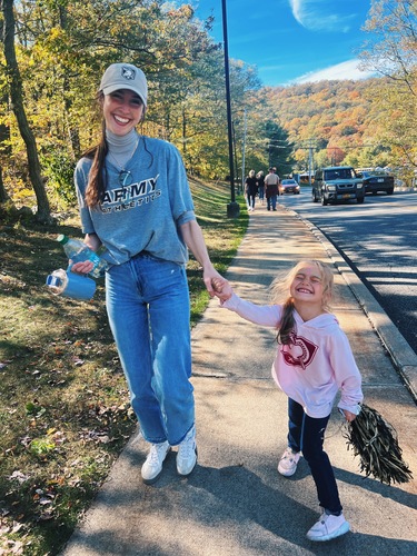 Mia E - Samford Babysitter