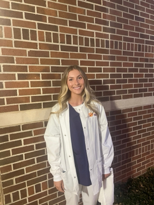 Sydney L - Clemson Babysitter