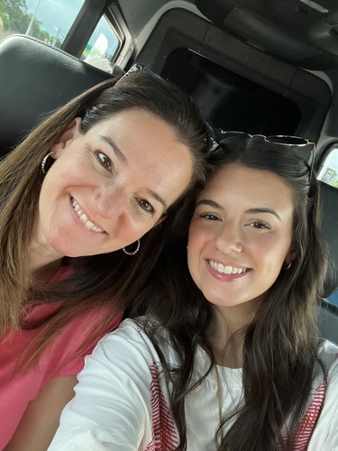 Juliana F - Eastern Gateway Community College Babysitter