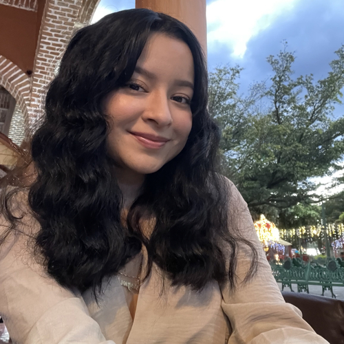 Jazmin E - Sac State Babysitter