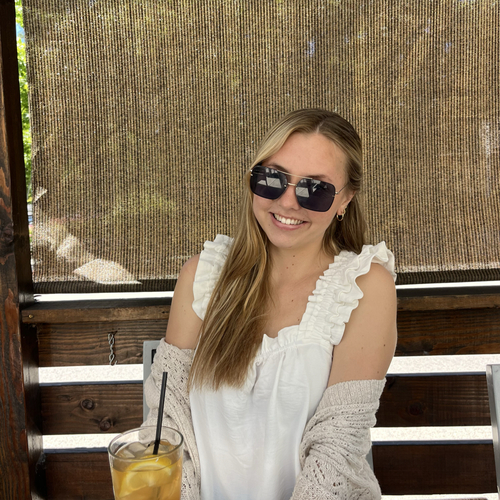 Laura K - LMU Babysitter